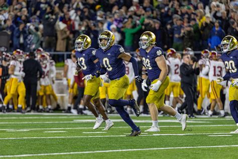 No. 21 Notre Dame shines on defense, dominates No. 10 USC 48.
